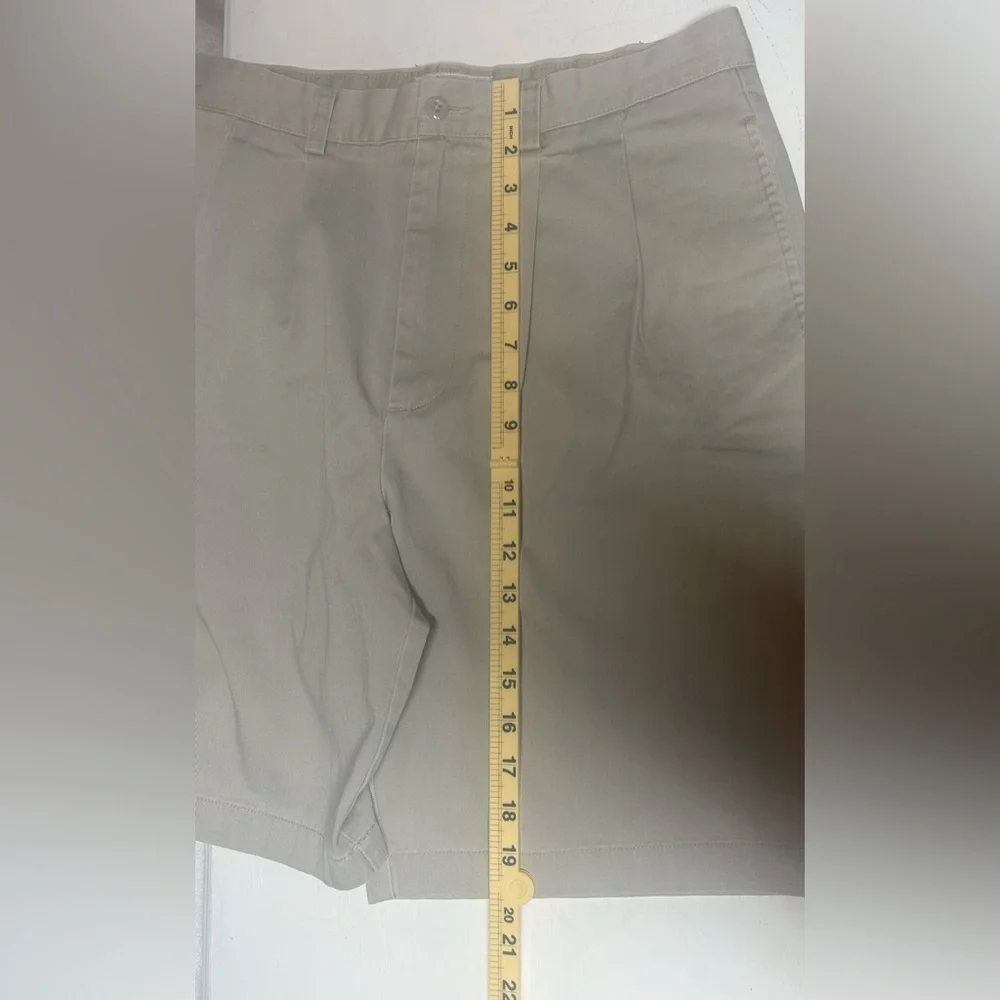 VINTAGE J. Crew Men’s Pleated Khaki Chino Shorts Preppy 80’s 90’s Size 33 Waist